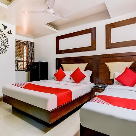 Oyo 7781 Hotel Sai International Új-Delhi Kültér fotó