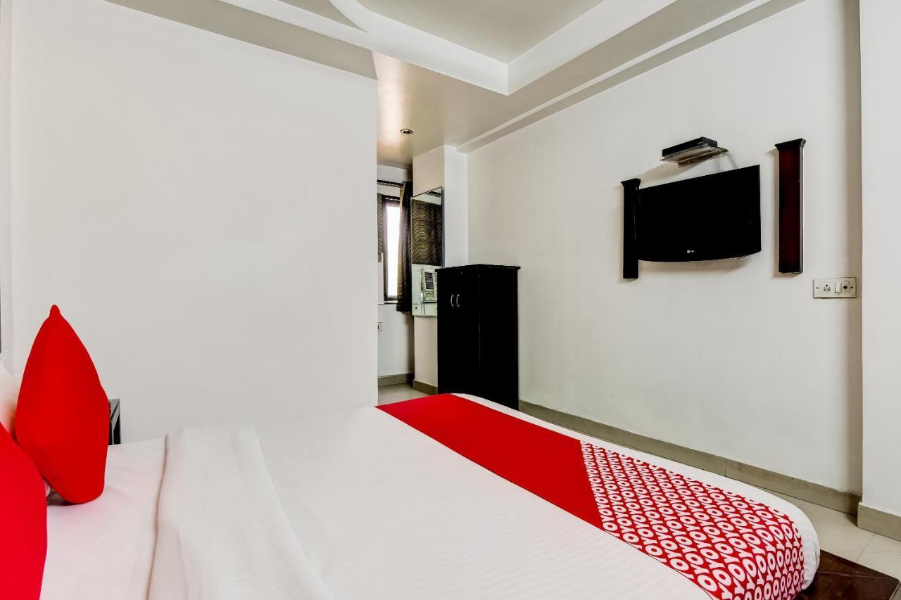 Oyo 7781 Hotel Sai International Új-Delhi Kültér fotó
