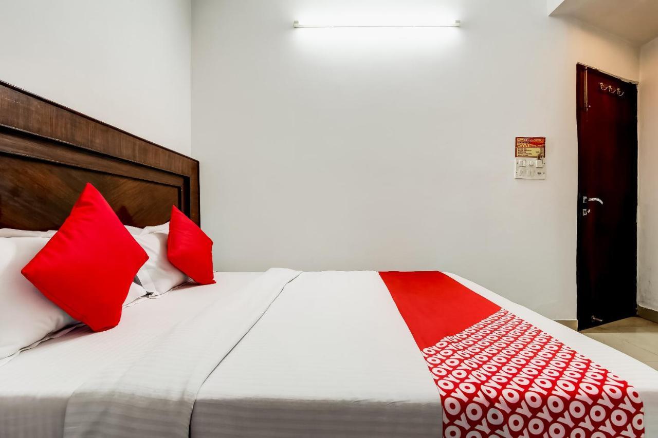 Oyo 7781 Hotel Sai International Új-Delhi Kültér fotó