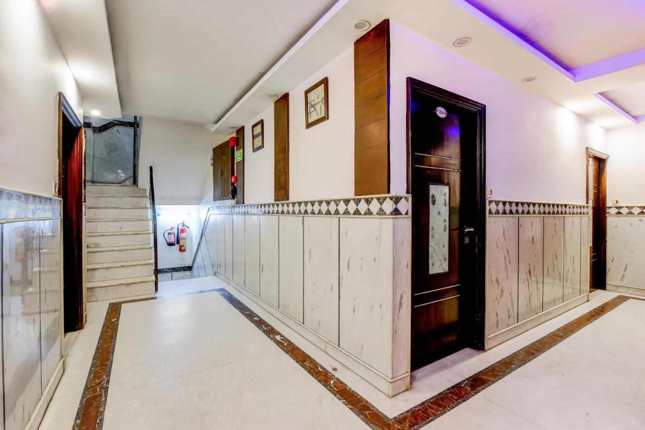 Oyo 7781 Hotel Sai International Új-Delhi Kültér fotó