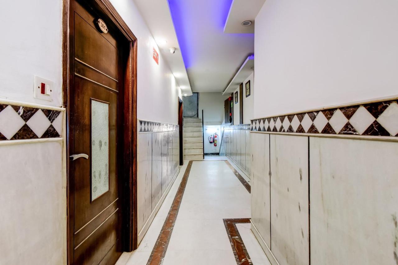 Oyo 7781 Hotel Sai International Új-Delhi Kültér fotó