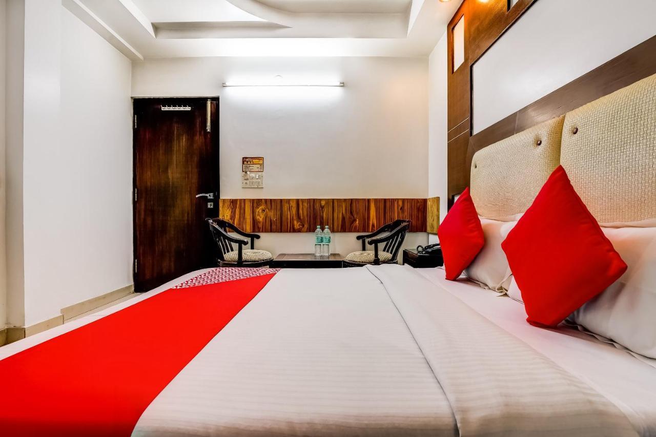 Oyo 7781 Hotel Sai International Új-Delhi Kültér fotó