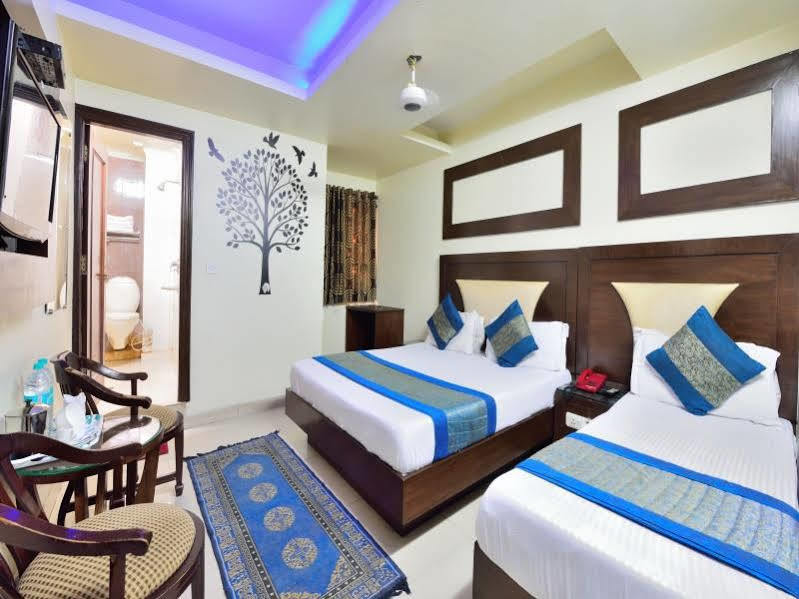 Oyo 7781 Hotel Sai International Új-Delhi Kültér fotó